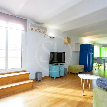 Apartamento Con Terraza En Eixample Barcelona Exterior photo