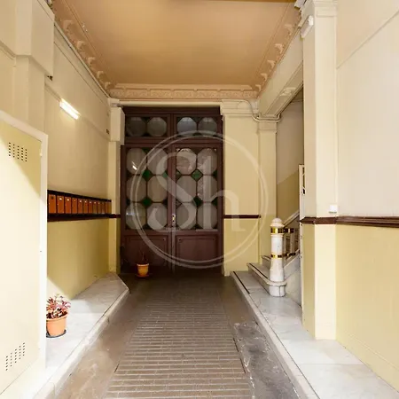 Apartamento Con Terraza En Eixample Barcelona Exterior photo